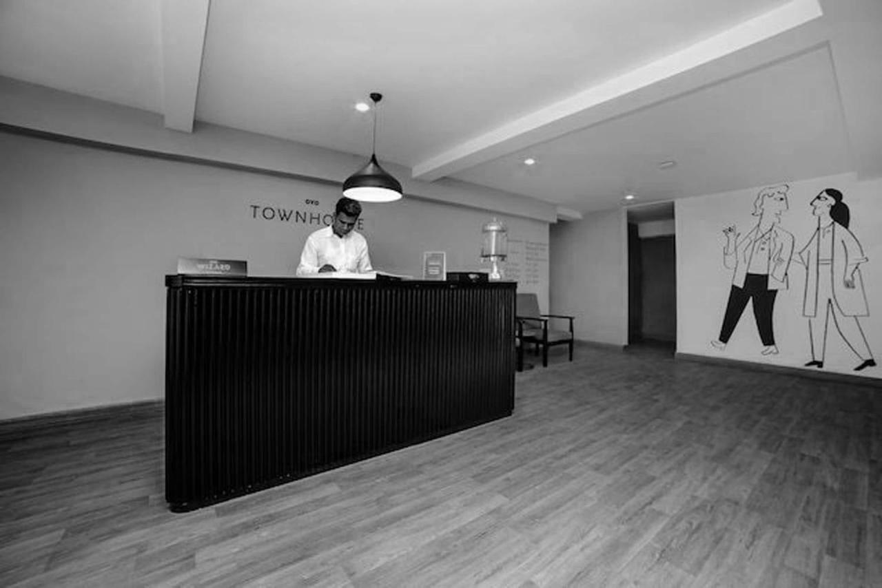 古尔冈 Townhouse Sohna Road 2酒店 外观 照片